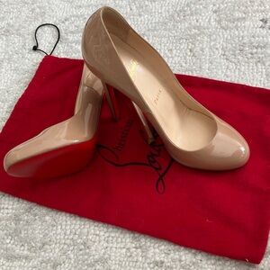 Christian Louboutin Beige Patent Leather Heels